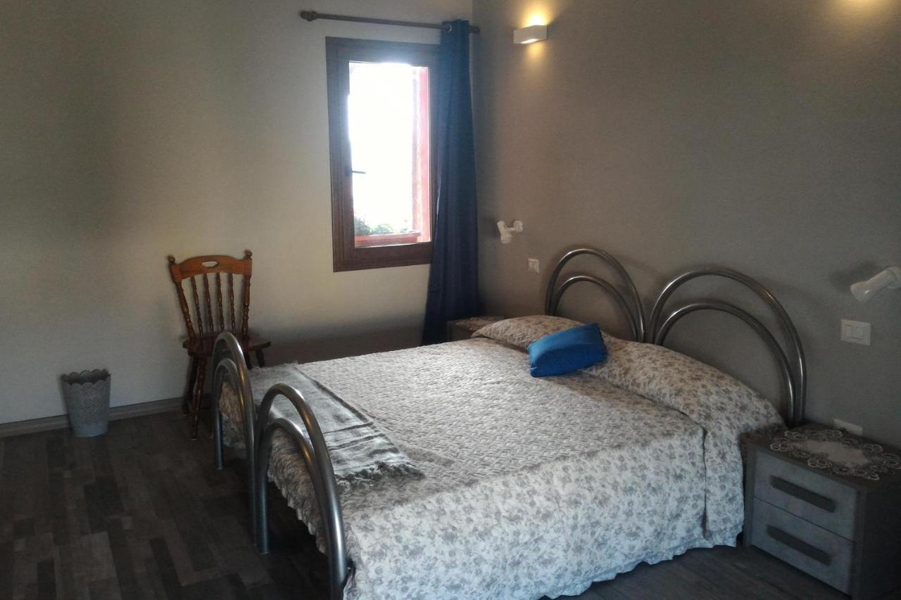 Corona Bed & Breakfast Sardara Esterno foto