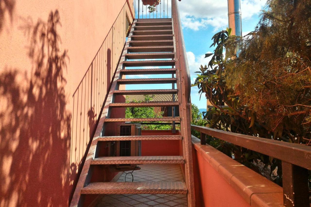 Corona Bed & Breakfast Sardara Esterno foto